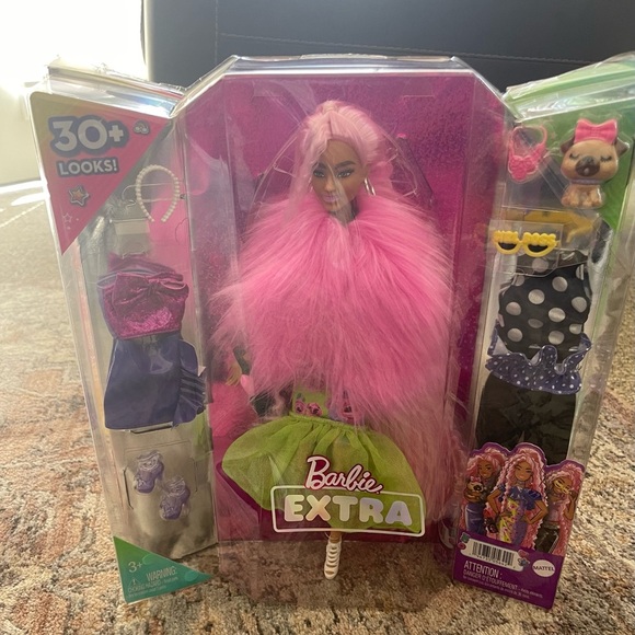 Barbie Extra Doll with Accessories - Picture 1 of 3